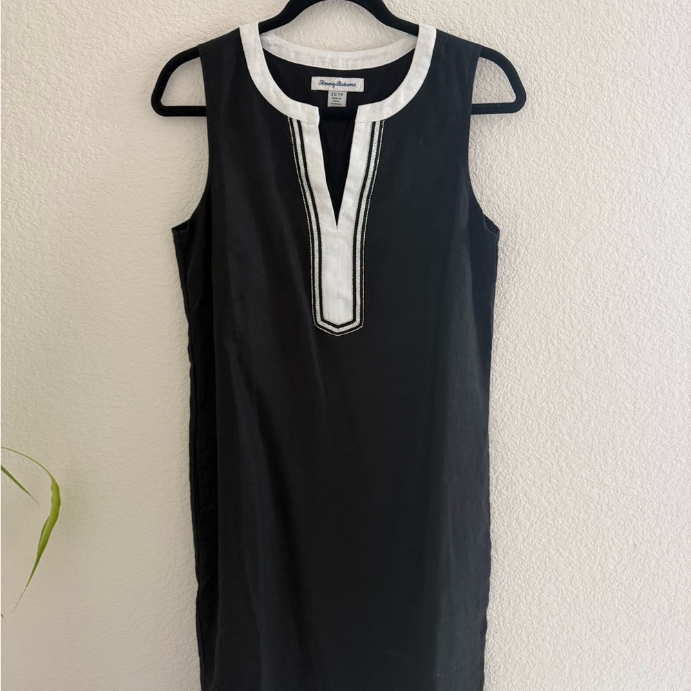 Black and White Sleeveless shift Dress by Tommy Bahama